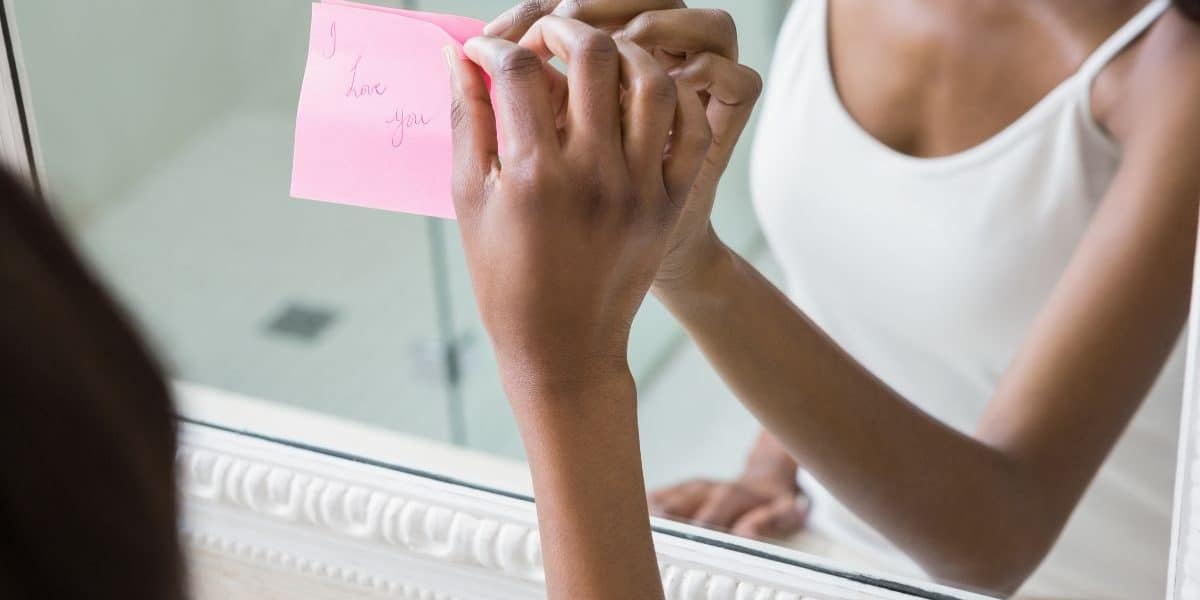 20 Powerful Mirror Affirmations for Confidence Using the Mirror Technique
