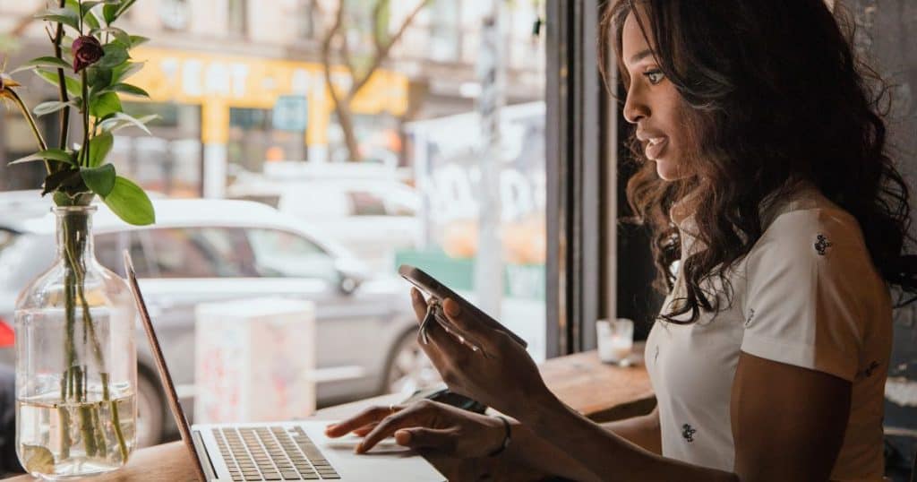 7 Ways to Generate Passive Income While Keeping Your Day Job