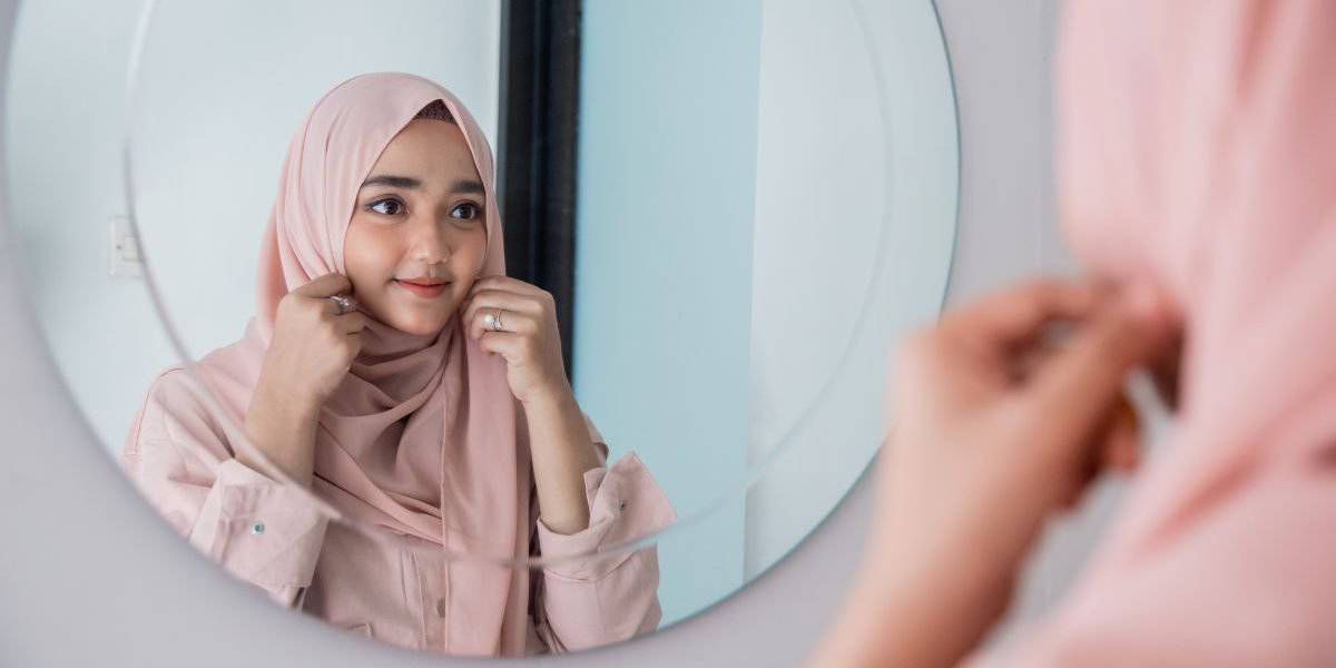How to Use Mirror Work for Manifestation and Healing
