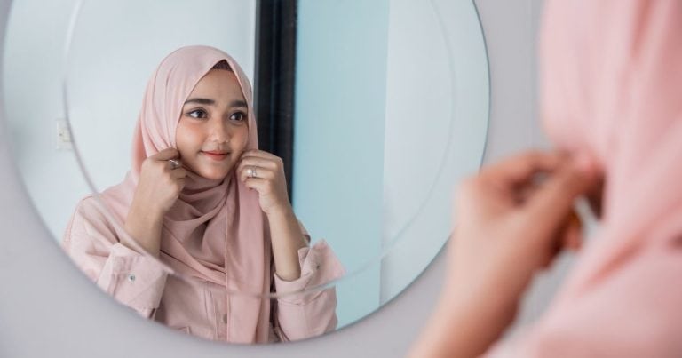 How to Use Mirror Work for Manifestation and Healing