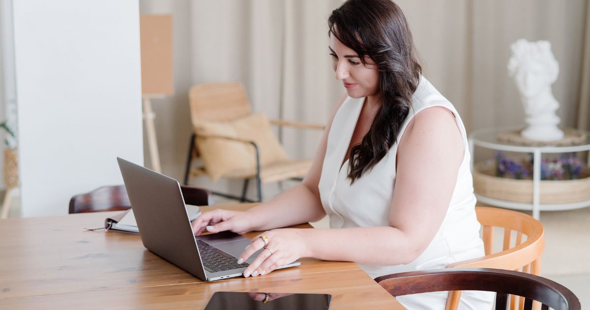 What Do Bloggers Do All Day: How I Actually Spend My Time Each Day