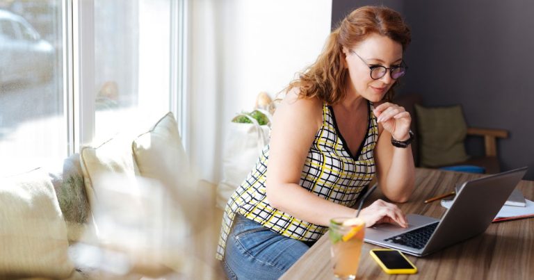 How to Optimize for AI Overviews: A Blogger’s Guide