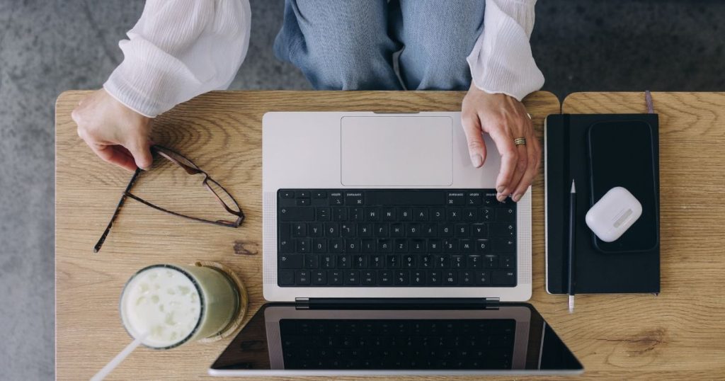 How to Create a Content Calendar When You're a Team of One