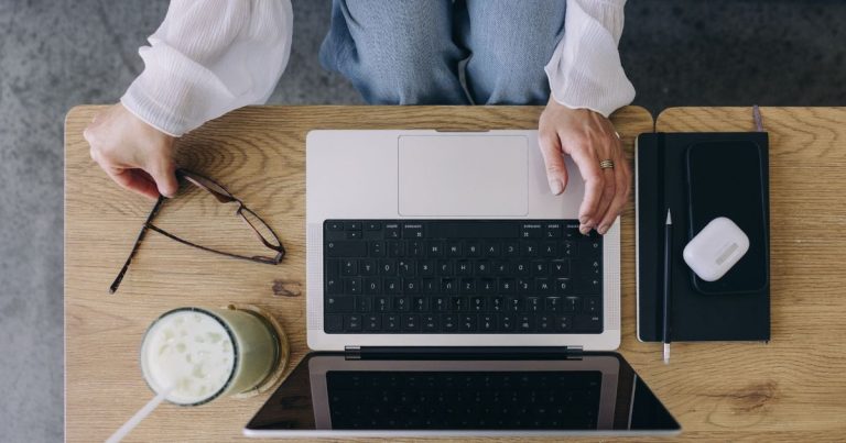 How to Create a Content Calendar When You're a Team of One