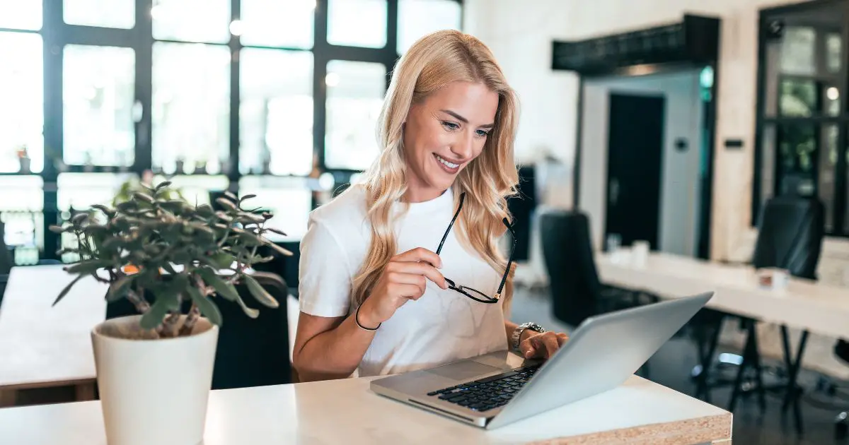 From Online Income to Real Assets: How Entrepreneurs Think About Income-Producing Property