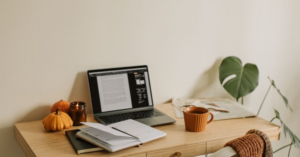 ways i use substack to grow my business